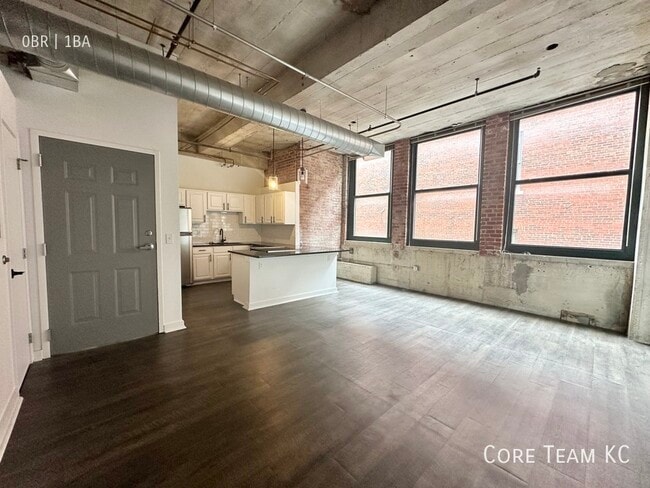 property at 934 Broadway Blvd