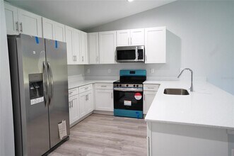 10062 Amicola St in Port Charlotte, FL - Building Photo - Building Photo