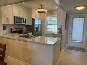 32 Abbey Ln in Delray Beach, FL - Building Photo - Building Photo