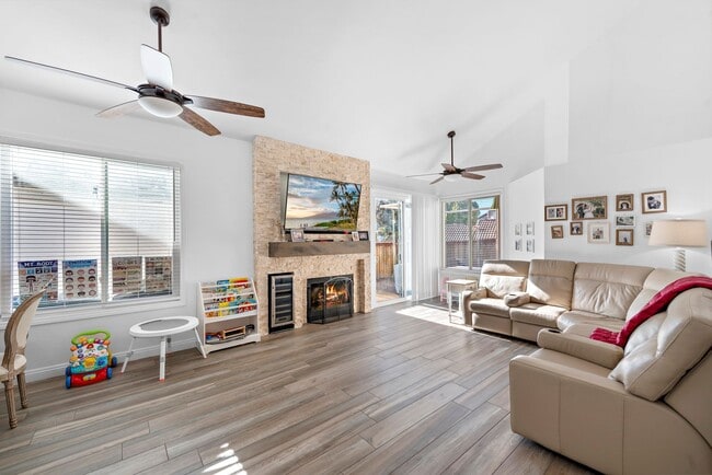 747 Via Otono in San Clemente, CA - Building Photo - Building Photo