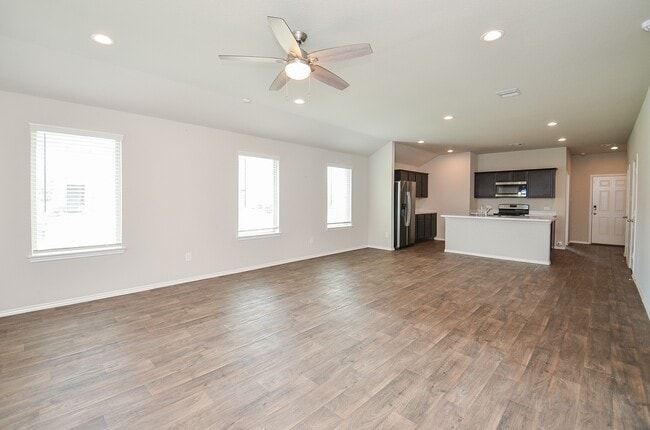 5539 Kingston Crst Ln