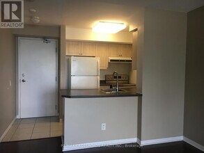 153-1153 Beecroft Rd in Toronto, ON - Building Photo - Building Photo