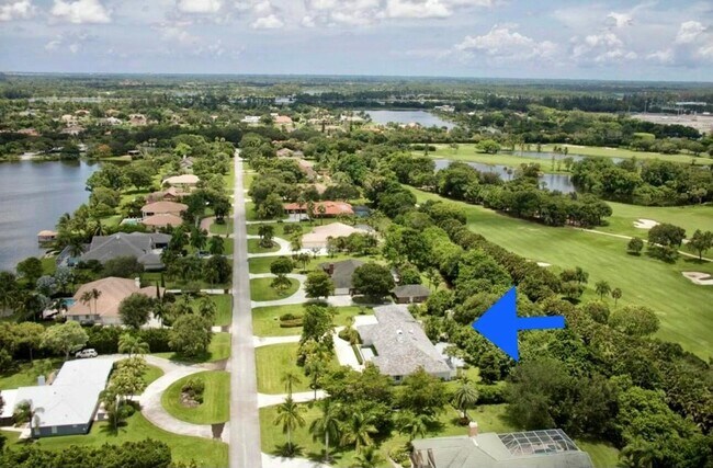 8677 Estate Dr in West Palm Beach, FL - Foto de edificio - Building Photo