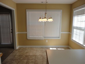 1172 Cumberland Creek Way SW in Marietta, GA - Foto de edificio - Building Photo