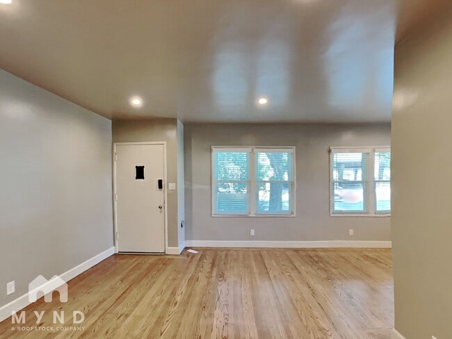 2401 W St in Sacramento, CA - Building Photo - Building Photo