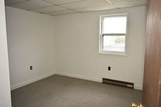 147 W Main St in Windsor, PA - Building Photo - Building Photo