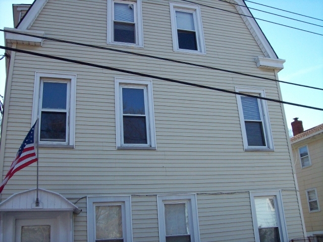 8 Coolidge Ave in Yonkers, NY - Foto de edificio - Building Photo