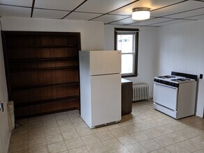 109 Mechanic St, Unit A in Marlborough, MA - Foto de edificio - Building Photo