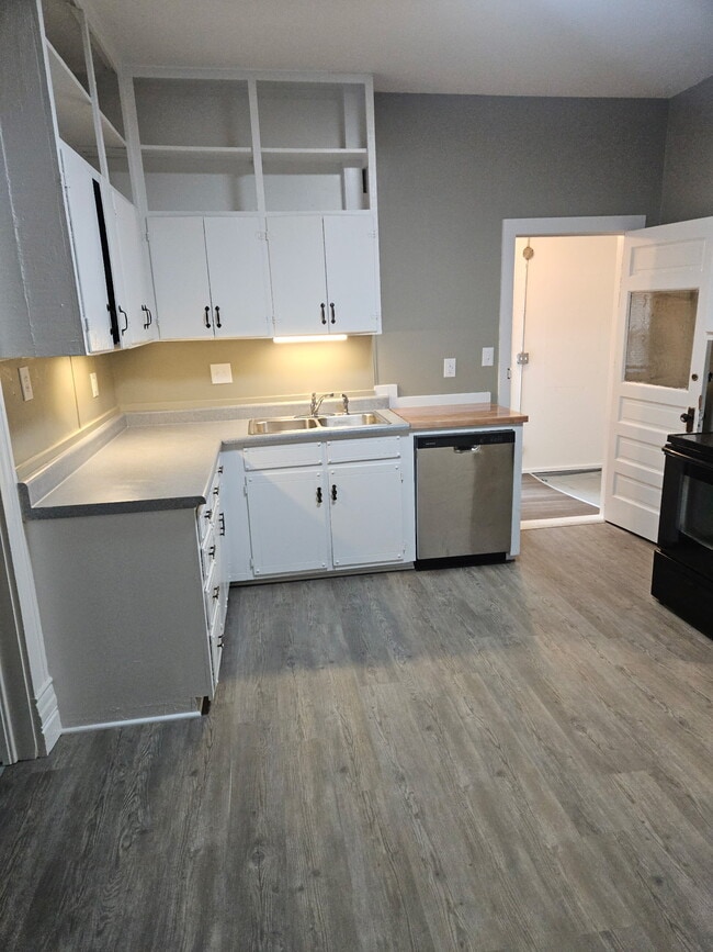 property at 1026 Roosevelt Ave