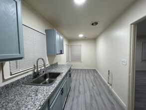 1204 South Ave-Unit -D in Sacramento, CA - Building Photo - Building Photo