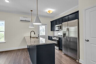 5563 Stream Ln in Chattanooga, TN - Foto de edificio - Building Photo