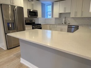 2223 W Washington Blvd, Unit G in Chicago, IL - Building Photo - Building Photo