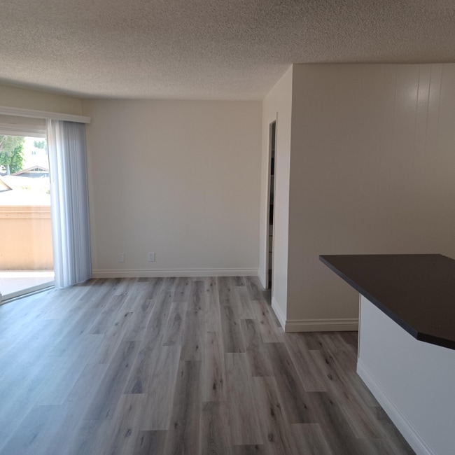 4901 Heil Ave in Huntington Beach, CA - Building Photo - Building Photo