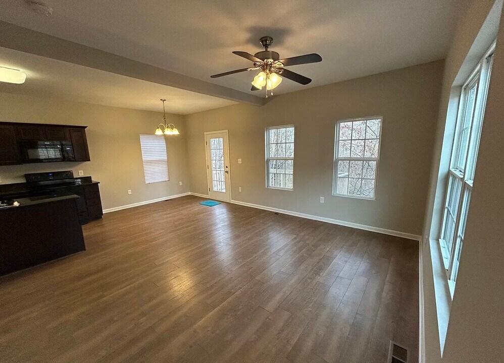 115 Lookout Point Pl in Mooresville, NC - Building Photo