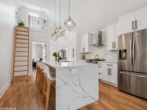 1025 Dewey Ave in Evanston, IL - Building Photo - Building Photo