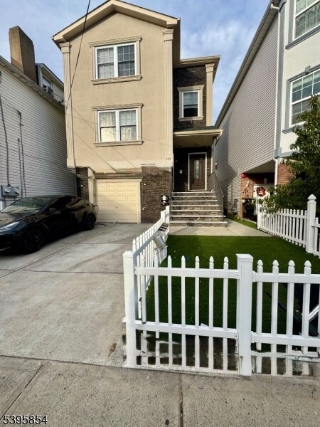 1025 E Grand St in Elizabeth, NJ - Building Photo