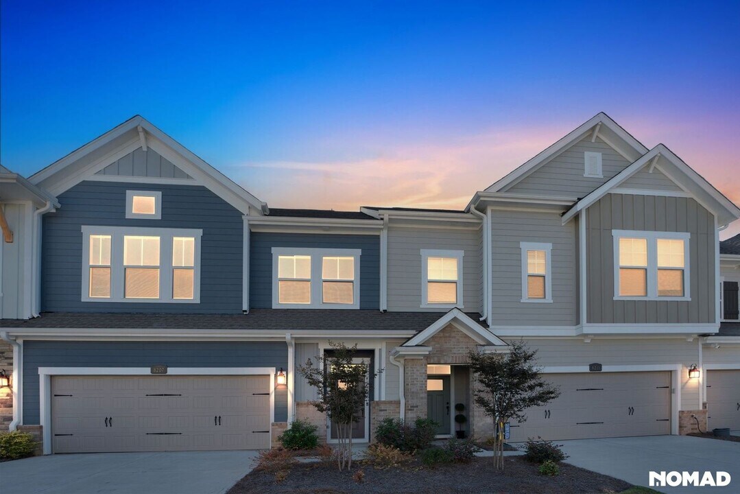 8207 Houser St in Cornelius, NC - Building Photo