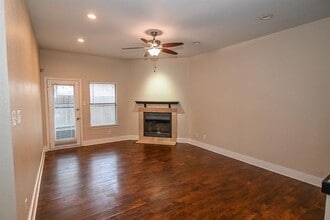 7340 Skillman St in Dallas, TX - Building Photo - Building Photo