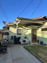 9615 Walnut St in Bellflower, CA - Foto de edificio - Building Photo