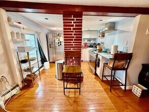 14 Amity St in Lynn, MA - Building Photo - Building Photo