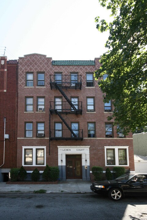 Lehen Court in Brooklyn, NY - Foto de edificio