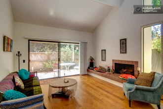 1115 Creekside Way in Ojai, CA - Building Photo - Building Photo