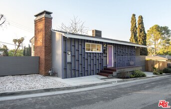 1125 Oban Dr in Los Angeles, CA - Building Photo - Building Photo