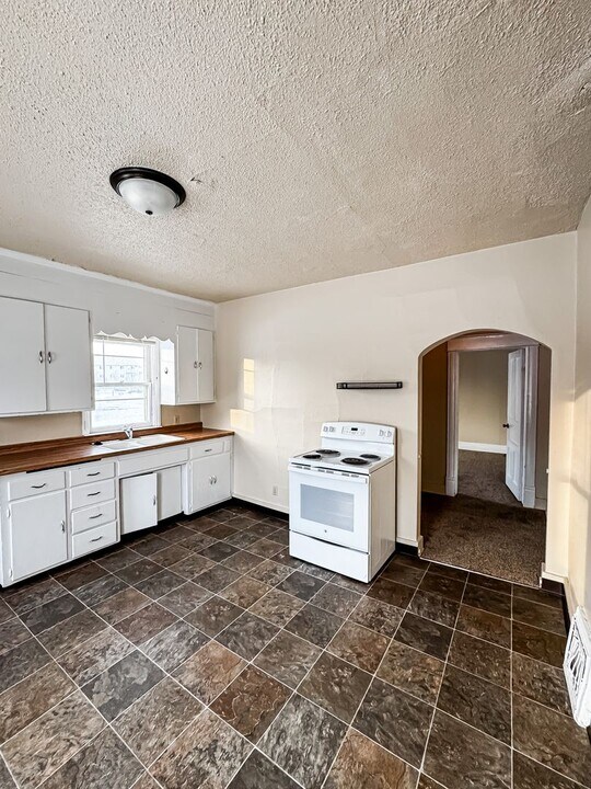 1017 17th St N in Fargo, ND - Building Photo