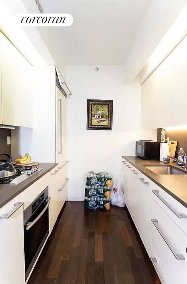 340 E 23rd St in New York, NY - Building Photo - Building Photo