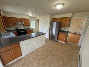 43 Silvermine Rd in Brookfield, CT - Building Photo - Building Photo