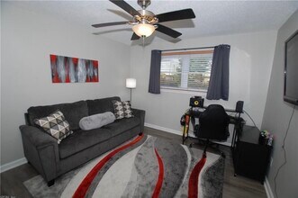 1146 Indian Rd in Virginia Beach, VA - Foto de edificio - Building Photo