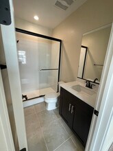 37333 Suncrest St in Newark, CA - Foto de edificio - Building Photo