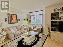 300 Webb Dr in Mississauga, ON - Building Photo - Building Photo