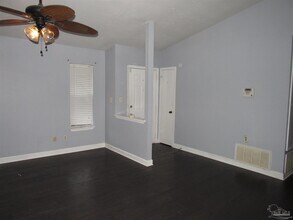 7804 Oak Forest Dr in Pensacola, FL - Building Photo - Building Photo