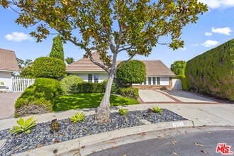 15151 Marne Cir in Irvine, CA - Foto de edificio - Building Photo