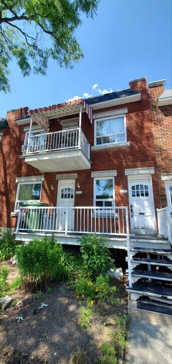 8977 Berri Rue in Montréal, QC - Building Photo