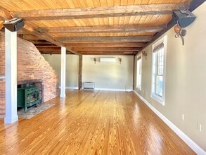 4 Temple St in Hallowell, ME - Building Photo - Building Photo