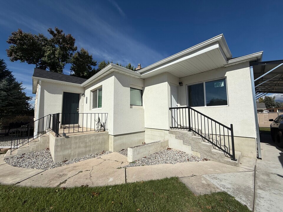 1214 W 500 N in Provo, UT - Foto de edificio