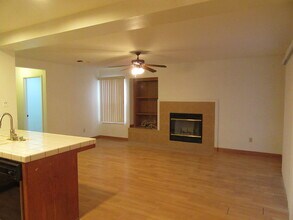 7908 Tule Creek Ct in Bakersfield, CA - Building Photo - Building Photo