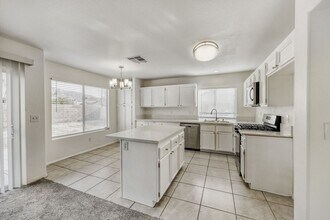 1812 Pineapple Tree Ct in Las Vegas, NV - Building Photo - Building Photo