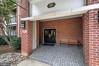 1591 Spring Gate Dr., Unit 3311 in McLean, VA - Building Photo - Building Photo