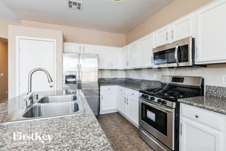 5008 Sparkling Sky Ave in Las Vegas, NV - Building Photo - Building Photo