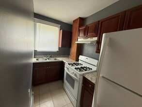 949 Locust St in Fall River, MA - Building Photo - Building Photo