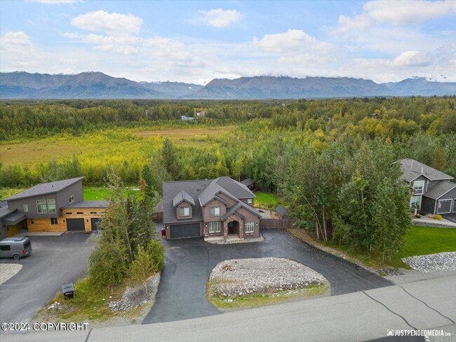 9505 E Spring Creek Cir in Palmer, AK - Building Photo - Building Photo