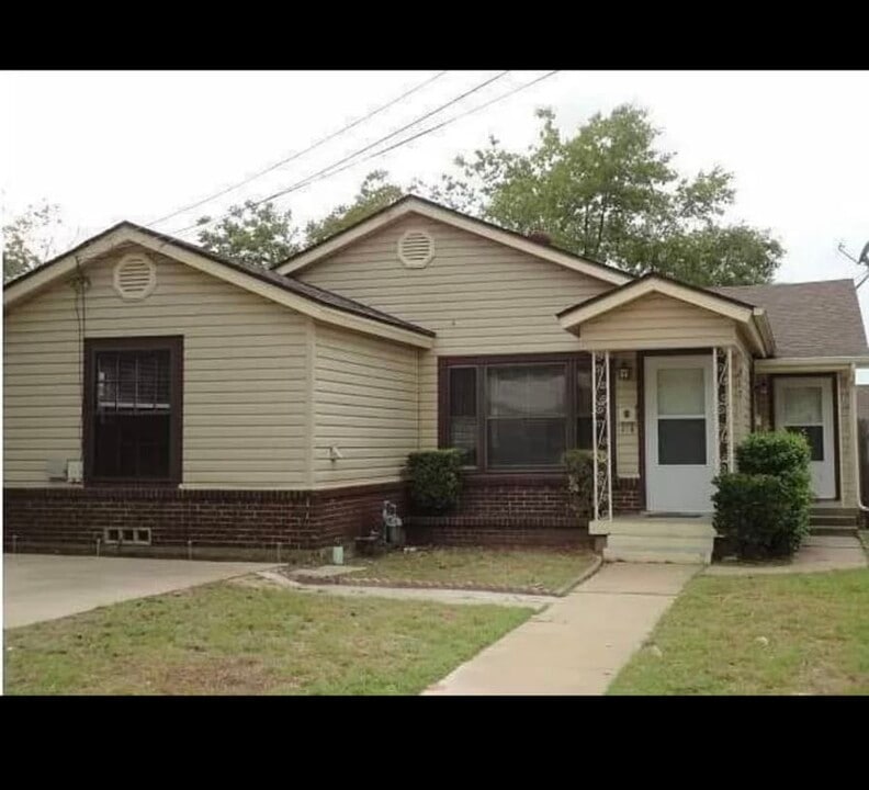 217 Merritt St in Fort Worth, TX - Foto de edificio