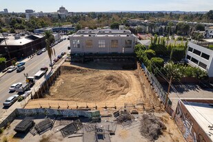 731-733 1/2 N Cahuenga Blvd in Los Angeles, CA - Building Photo