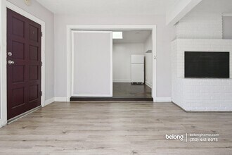 8630 Stanmoor Dr in Los Angeles, CA - Building Photo - Building Photo