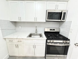 7435 Byron Ave in Miami Beach, FL - Building Photo