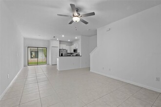 8255 Crescent Oaks Dr in New Port Richey, FL - Building Photo - Building Photo