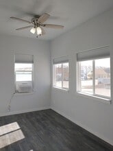 201 W Cedar St in Rawlins, WY - Foto de edificio - Building Photo